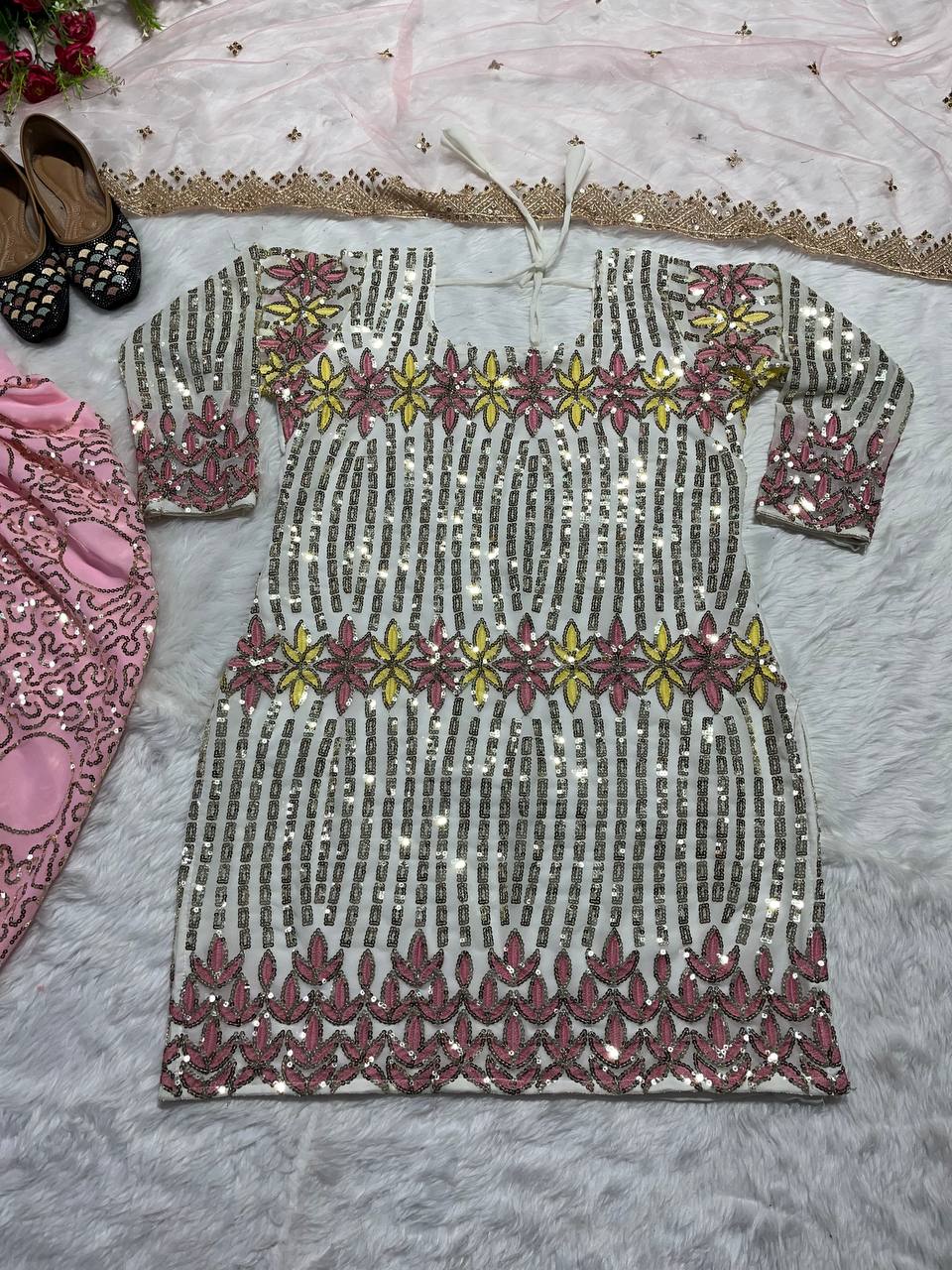 डिज़ाइनर पार्टी वियर लुक टॉप, धोती सलवार और दुपट्टा