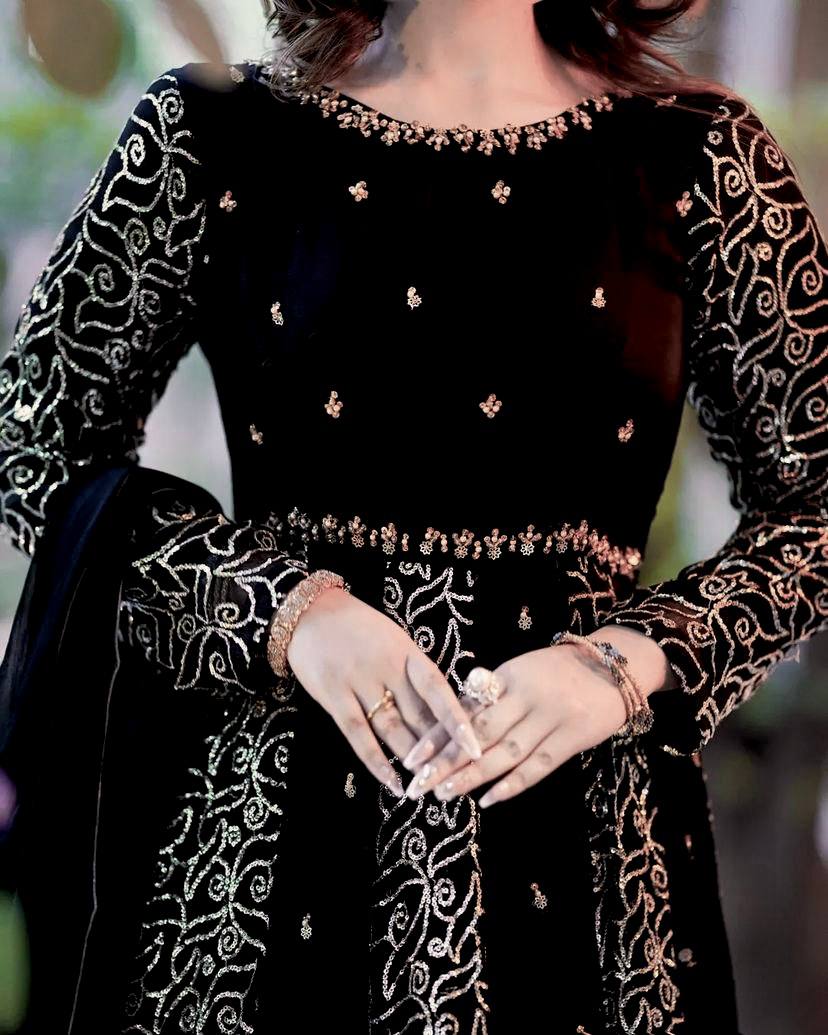 Party Wear Look Designer Gown And Beautiful Dupatta