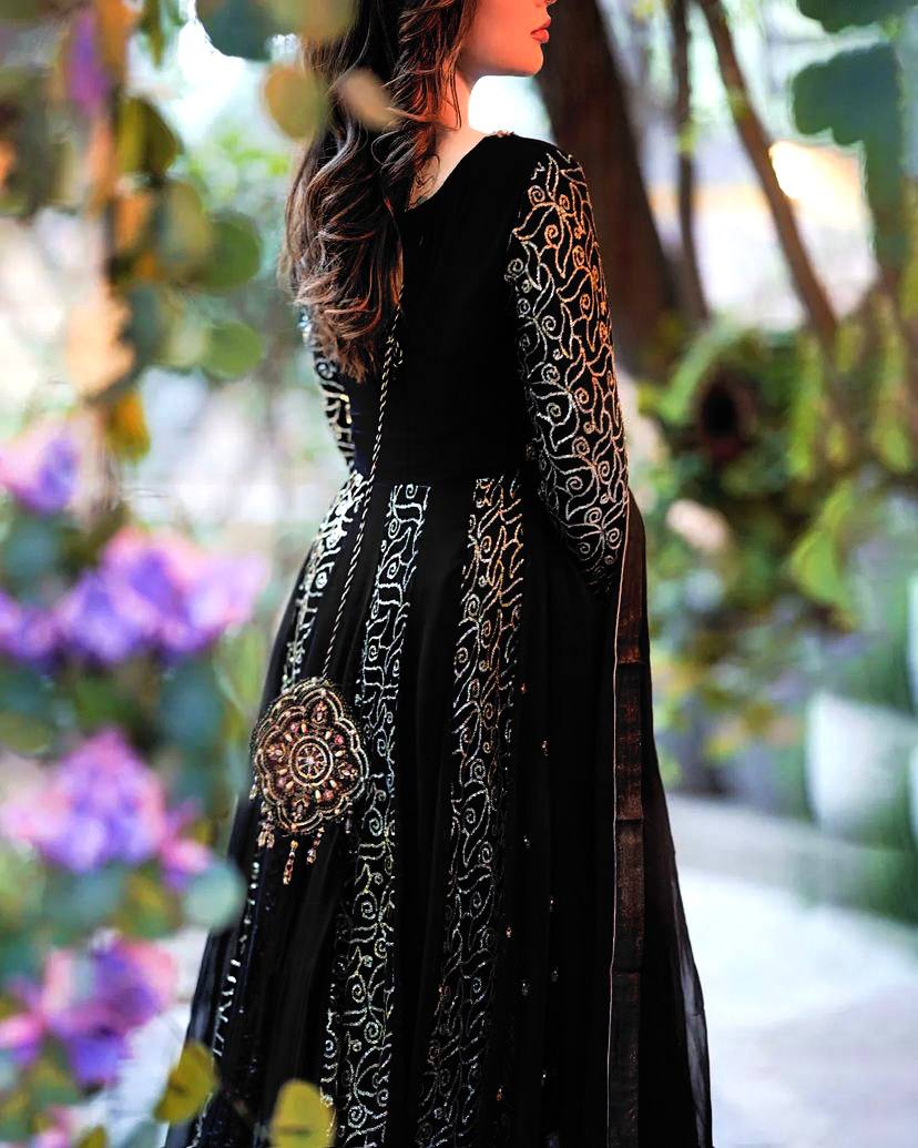 Party Wear Look Designer Gown And Beautiful Dupatta