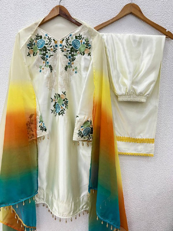 भारी कढ़ाई अनुक्रम कार्य के साथ फैंसी टॉप-बॉटम और दुपट्टा