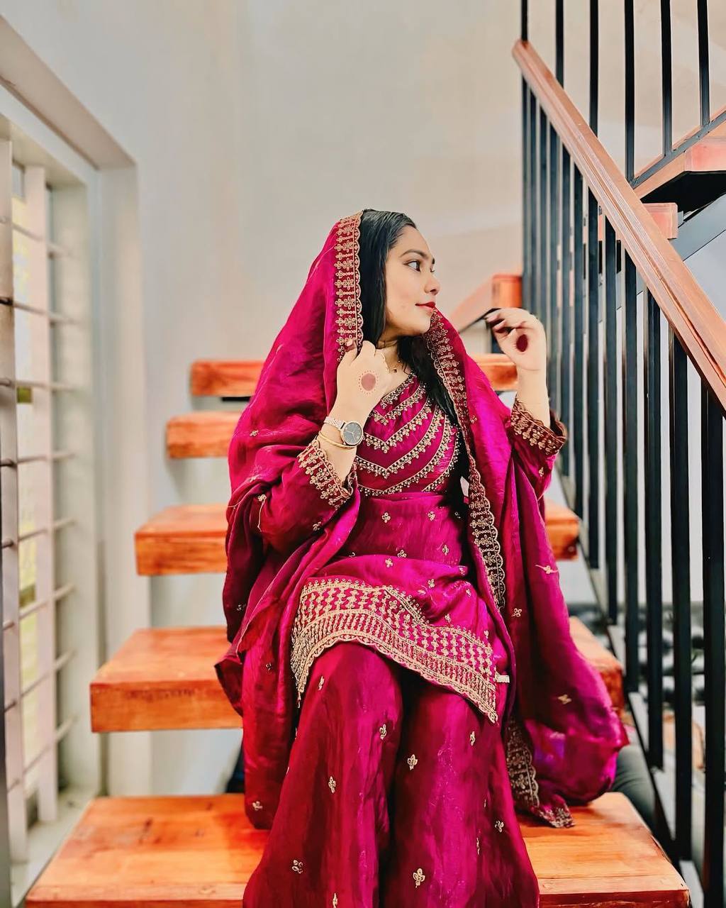 पार्टी वियर डिज़ाइनर टॉप और बॉटम दुपट्टे के साथ