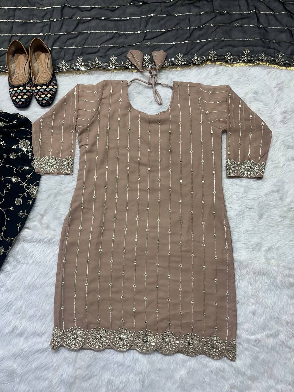 डिज़ाइनर पार्टी वियर लुक टॉप, धोती सलवार और दुपट्टा