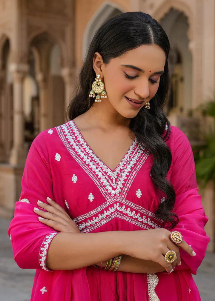 पार्टी वियर लुक खूबसूरत टॉप-बॉटम और दुपट्टा