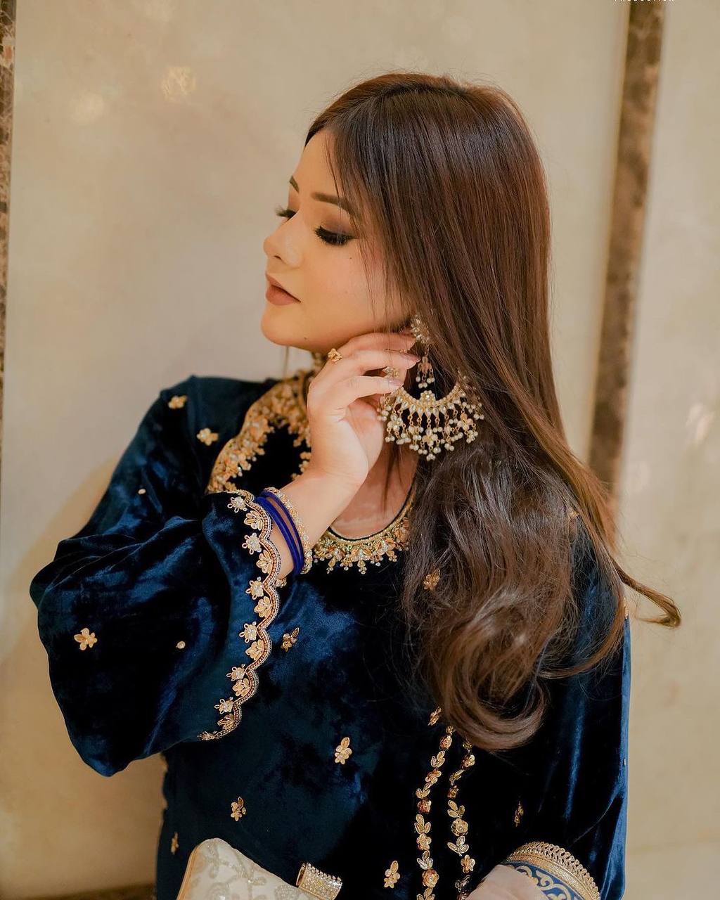 पार्टी वियर लुक डिज़ाइनर टॉप और बॉटम दुपट्टे के साथ