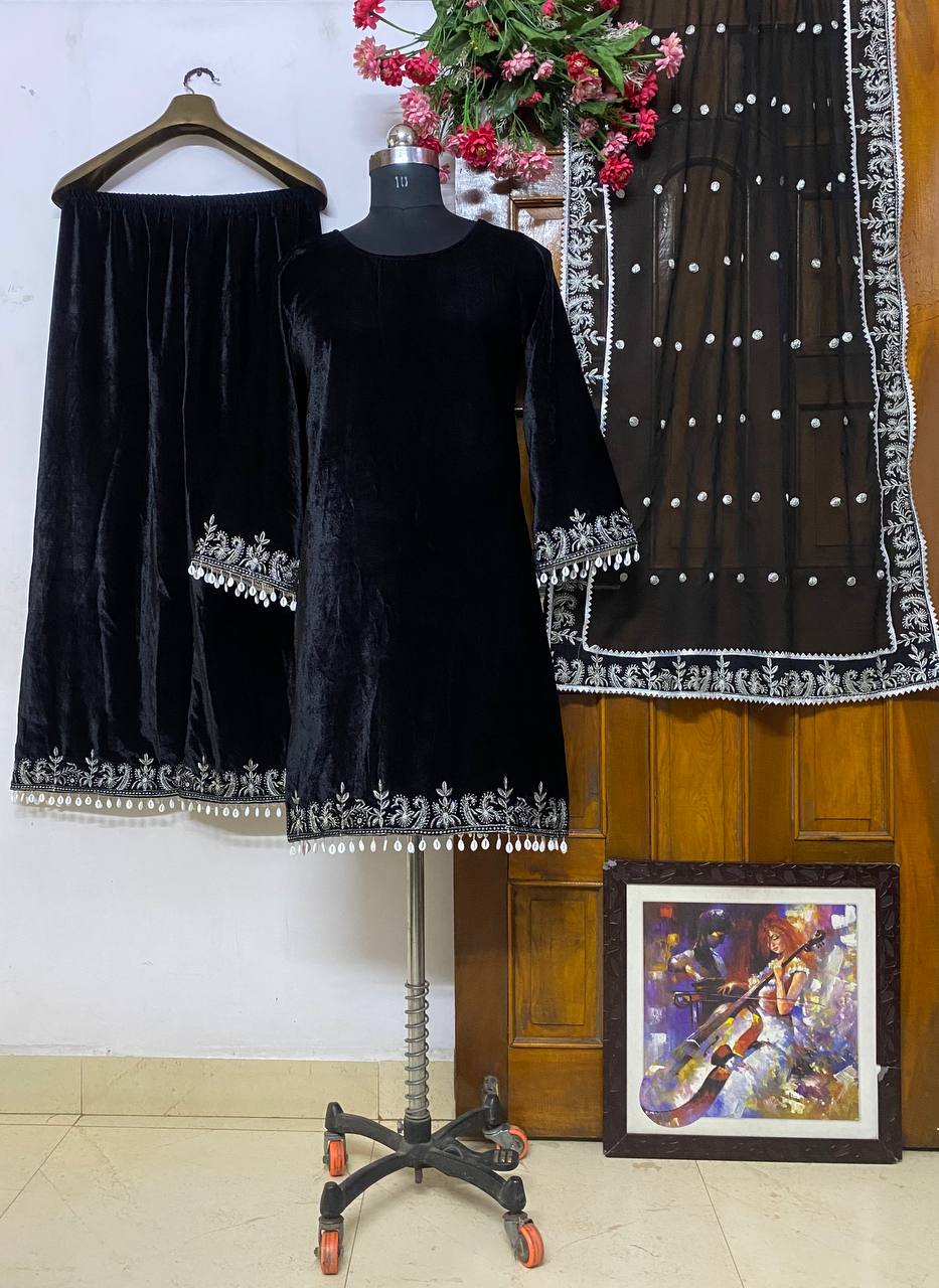 पार्टी वियर लुक डिज़ाइनर टॉप और बॉटम दुपट्टे के साथ