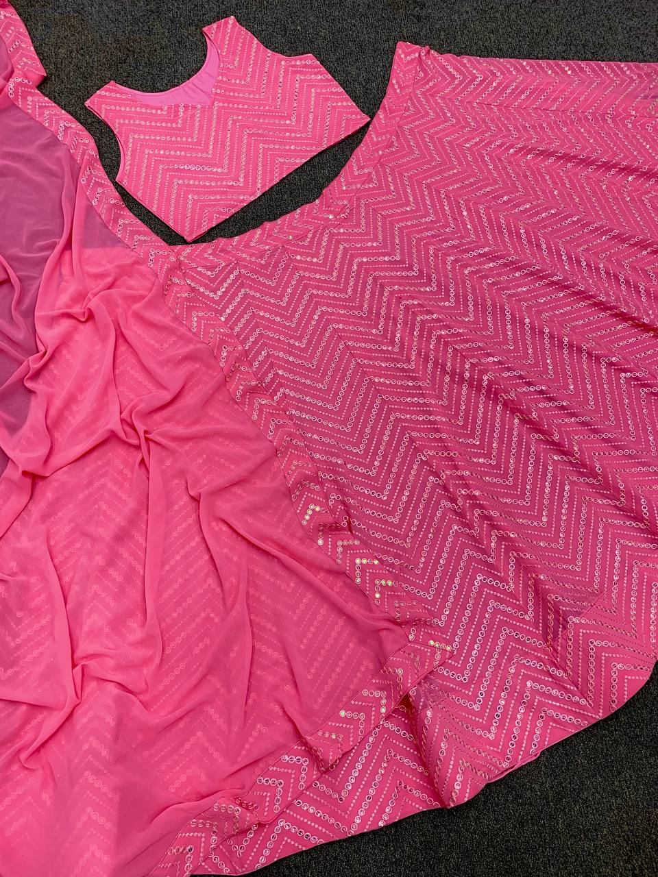 कढ़ाई अनुक्रम कार्य के साथ पार्टी पहनने सुंदर लहंगा चोली 