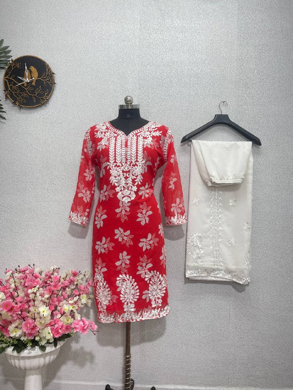 फैंसी डिजिटल प्रिंट के साथ सुंदर टॉप प्लाज़ो