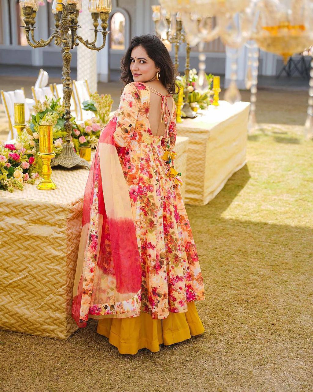 पार्टी वियर लुक टॉप और बॉटम विद दुपट्टा