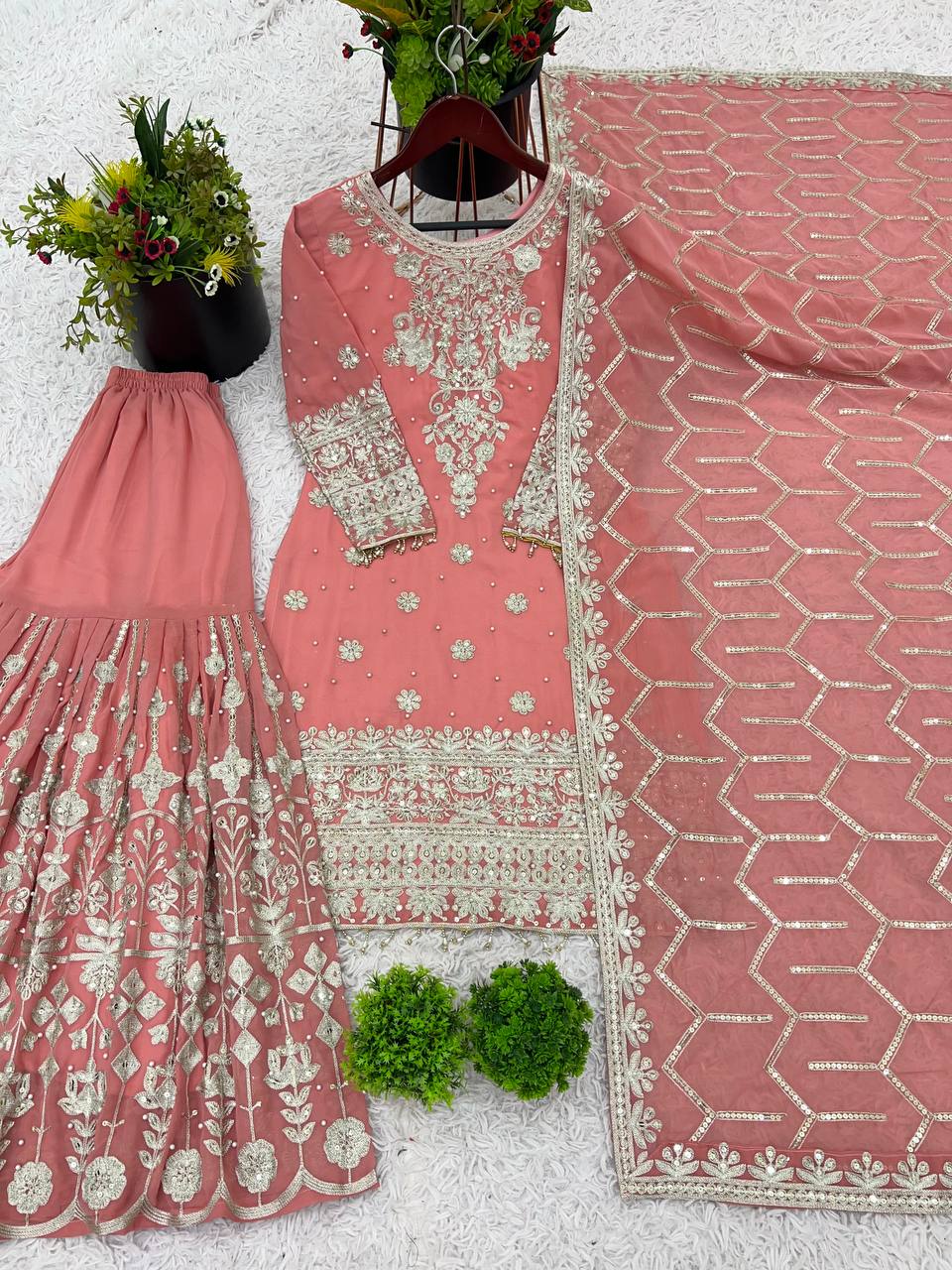 खूबसूरत पार्टी वियर टॉप-प्लाज़ो और दुपट्टा