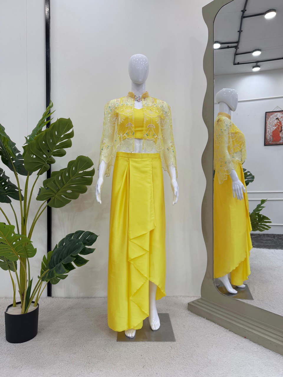 पार्टी वियर लुक: कोटी और चोली के साथ रेडी टू वियर धोती स्टाइल