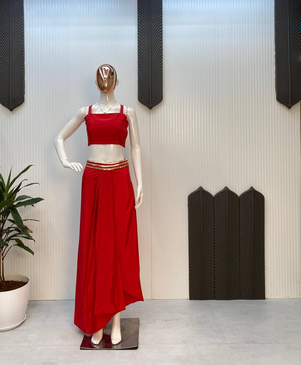 पार्टी वियर फैंसी स्टाइल धोती-ब्लाउज और कोटी