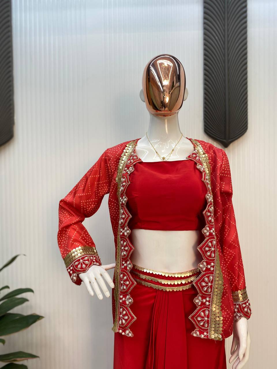 पार्टी वियर फैंसी स्टाइल धोती-ब्लाउज और कोटी