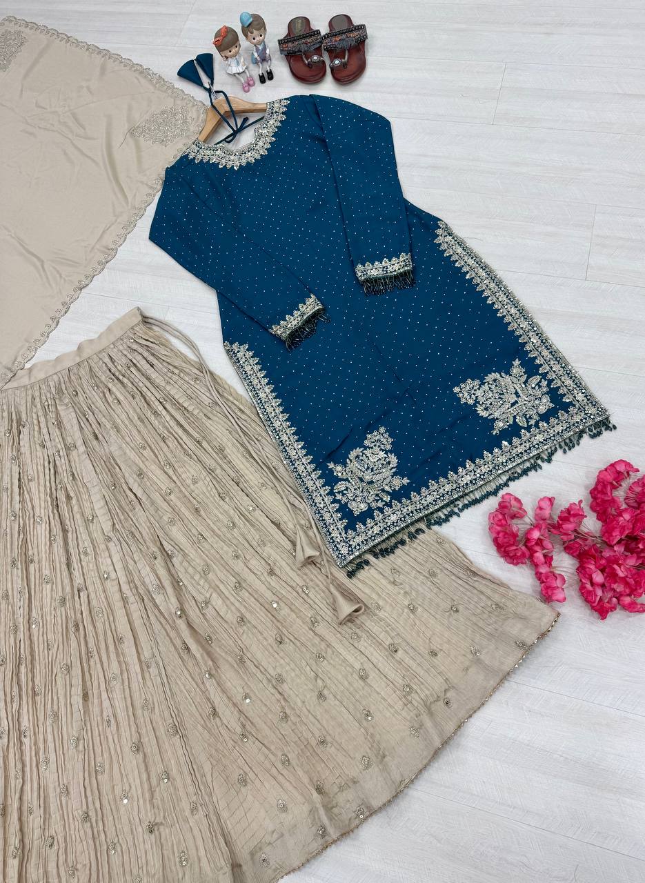 डिज़ाइनर पार्टी वियर लुक टॉप लहंगा और फैंसी दुपट्टा