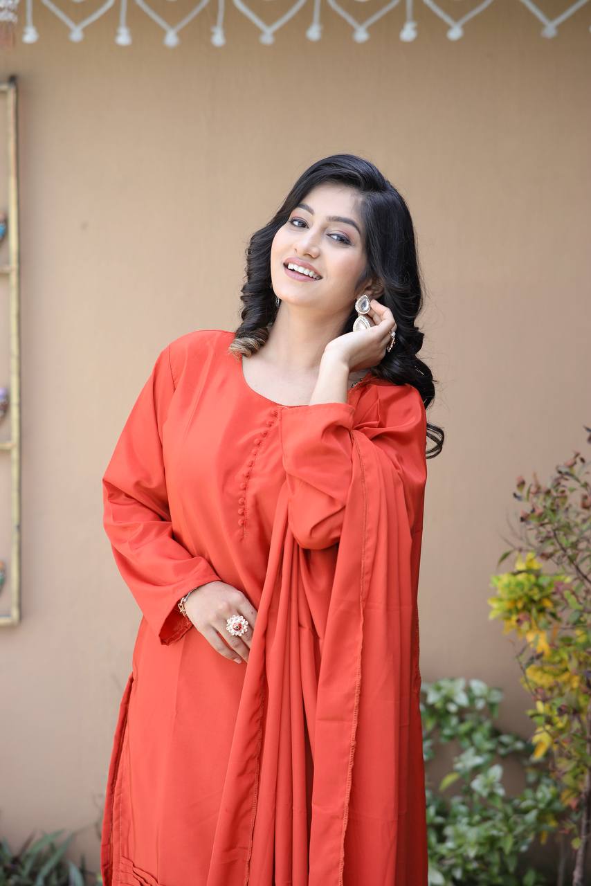 पार्टी वियर खूबसूरत टॉप-बॉटम और दुपट्टा