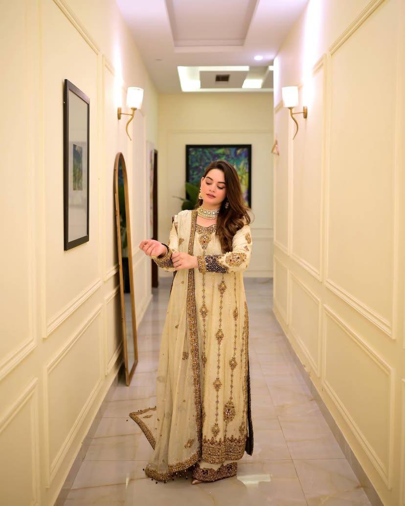 पार्टी वियर लुक: दुपट्टे के साथ टॉप और बॉटम में खूबसूरत दिखें