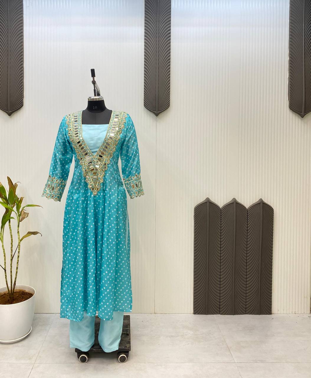 पार्टी वियर डिज़ाइनर टॉप-बॉटम और दुपट्टा