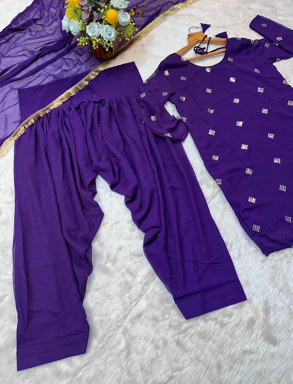 पार्टी वियर सुंदर टॉप, बॉटम और दुपट्टा