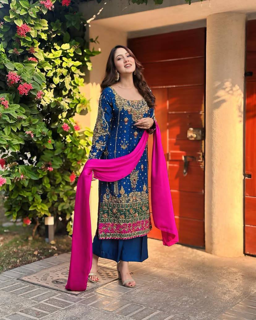 पार्टी वियर लुक डिज़ाइनर टॉप और बॉटम दुपट्टे के साथ