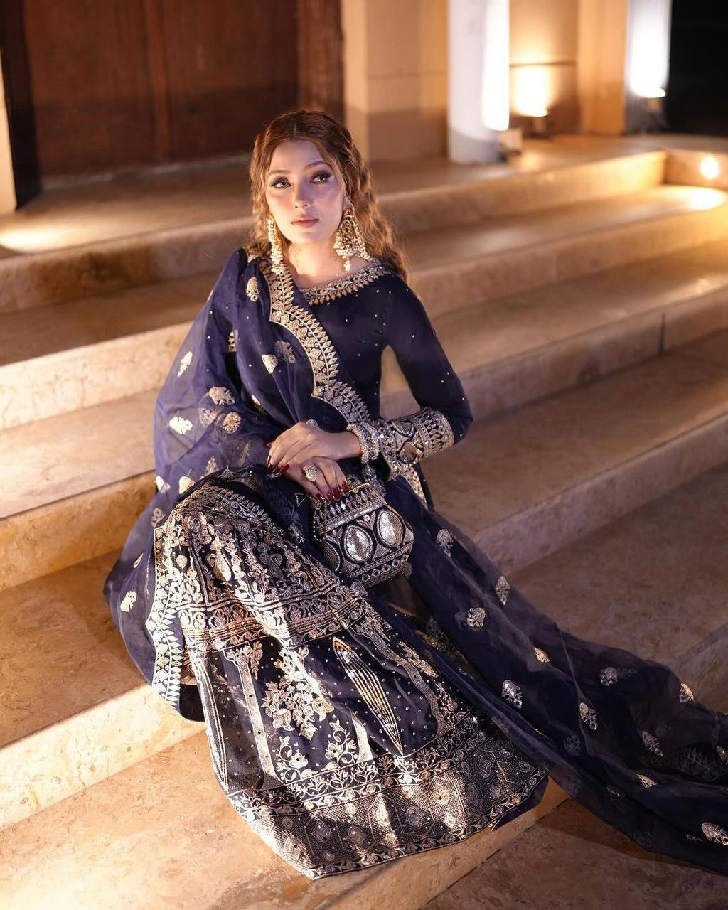 पार्टी वियर लुक डिज़ाइनर टॉप और बॉटम दुपट्टे के साथ