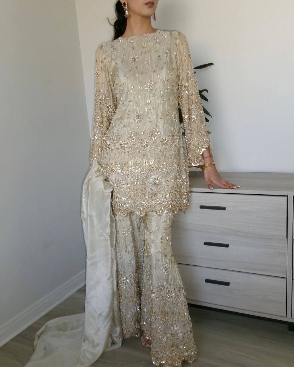 पार्टी वियर लुक डिज़ाइनर टॉप-बॉटम और दुपट्टा