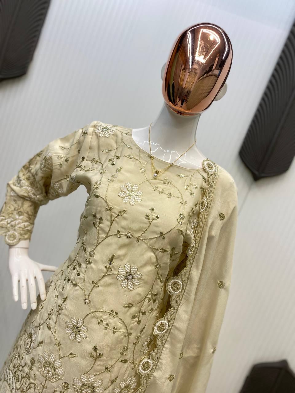 पार्टी वियर लुक डिज़ाइनर टॉप-बॉटम और दुपट्टा