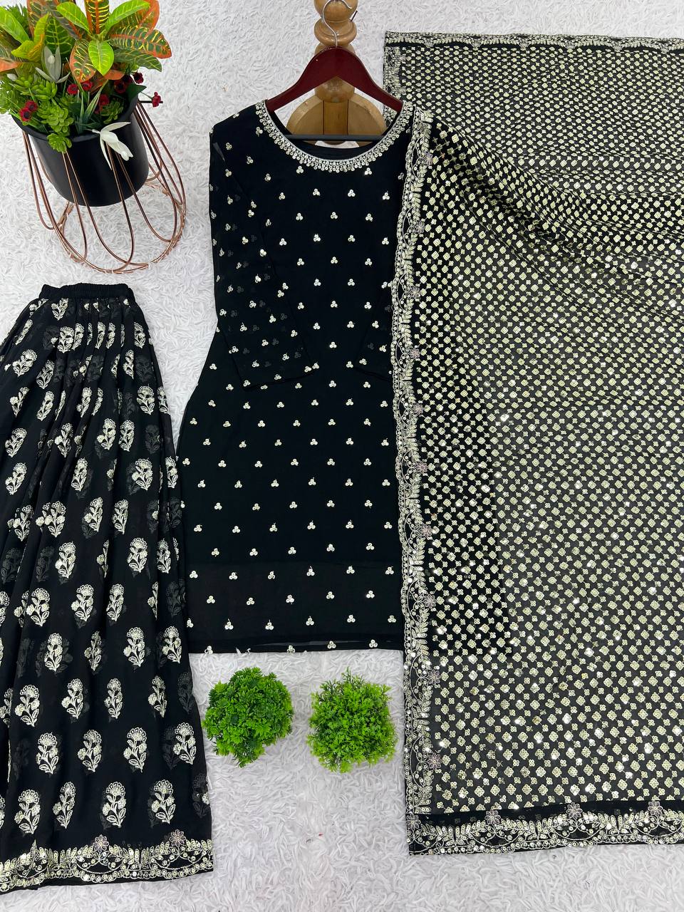 डिज़ाइनर पार्टी वियर लुक टॉप-प्लाज़ो और फैंसी दुपट्टा