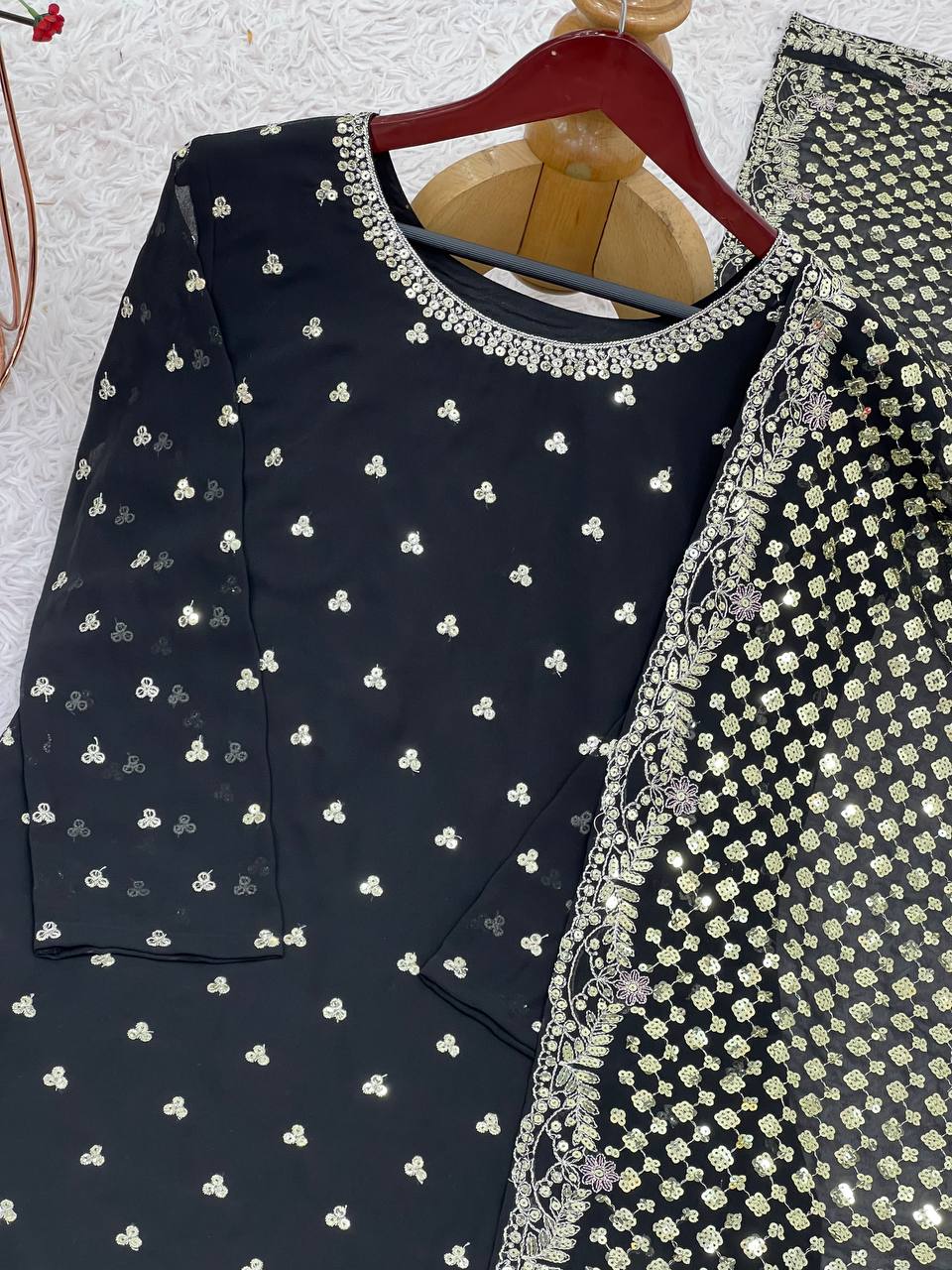 डिज़ाइनर पार्टी वियर लुक टॉप-प्लाज़ो और फैंसी दुपट्टा