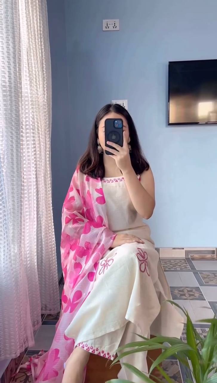 Beautiful Suit Set With Thread And Real Mirror Work