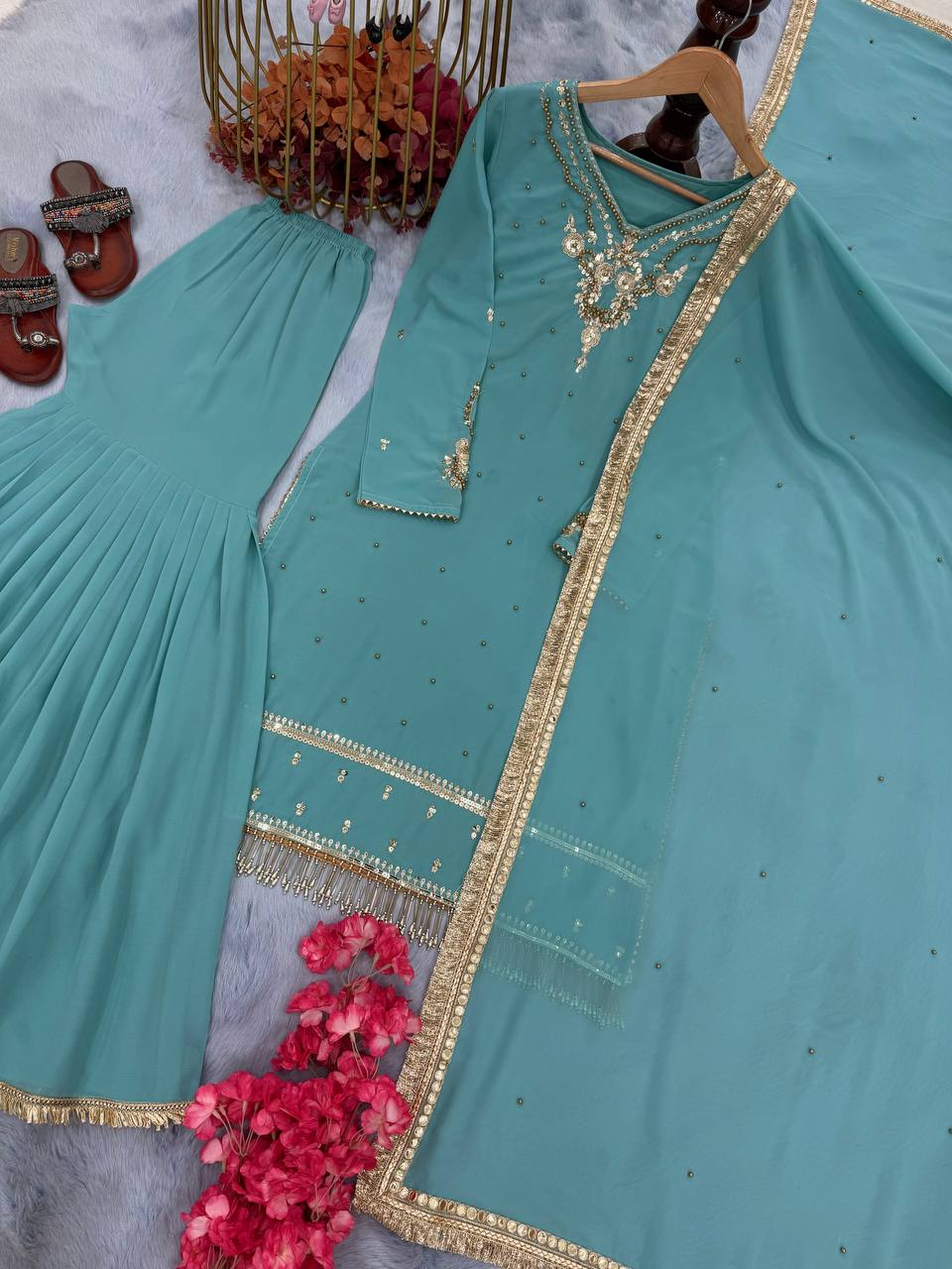 डिज़ाइनर पार्टी वियर टॉप प्लाज़ो और दुपट्टा सेट