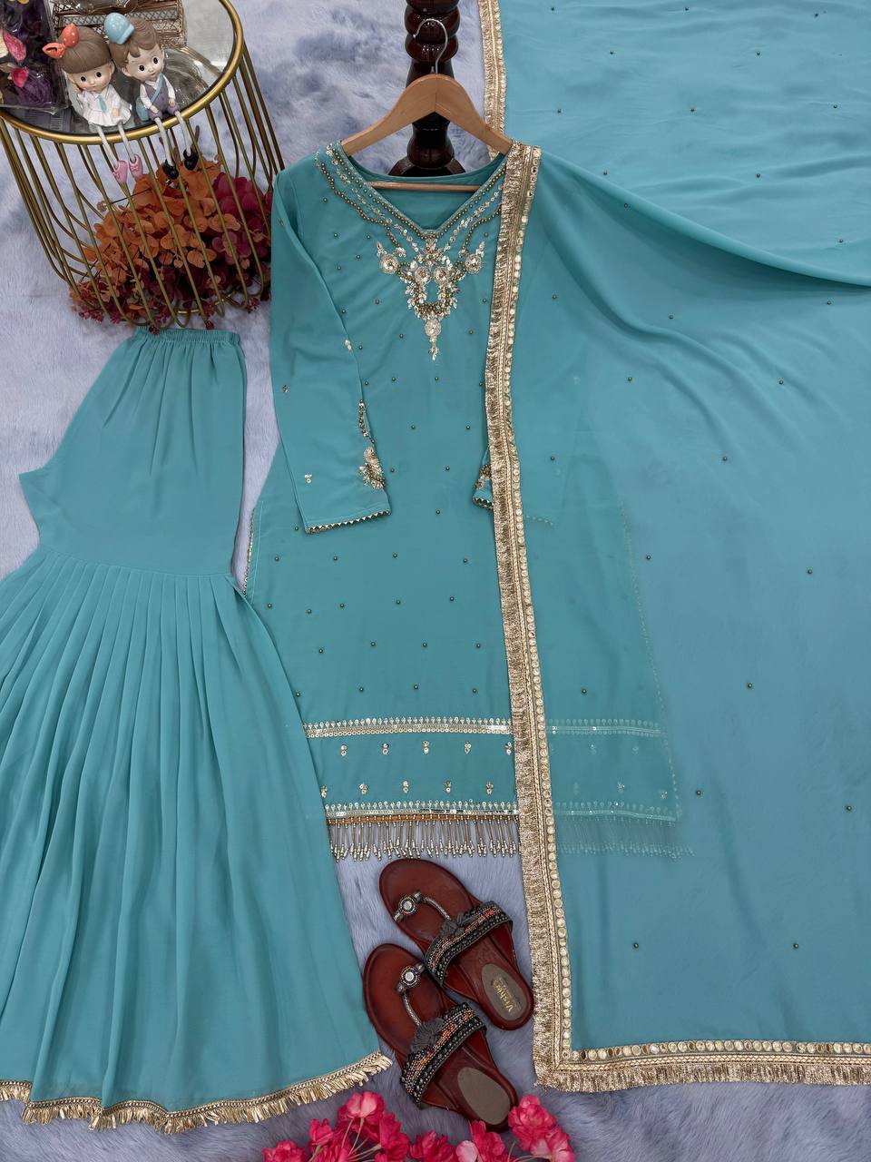 डिज़ाइनर पार्टी वियर टॉप प्लाज़ो और दुपट्टा सेट