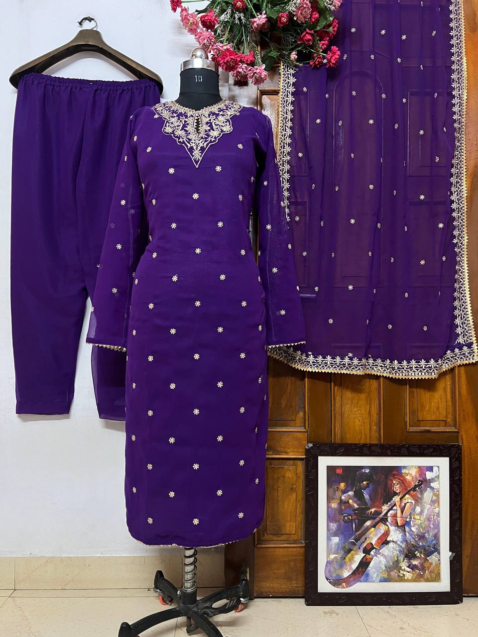 पार्टी वियर लुक डिज़ाइनर टॉप और बॉटम दुपट्टे के साथ