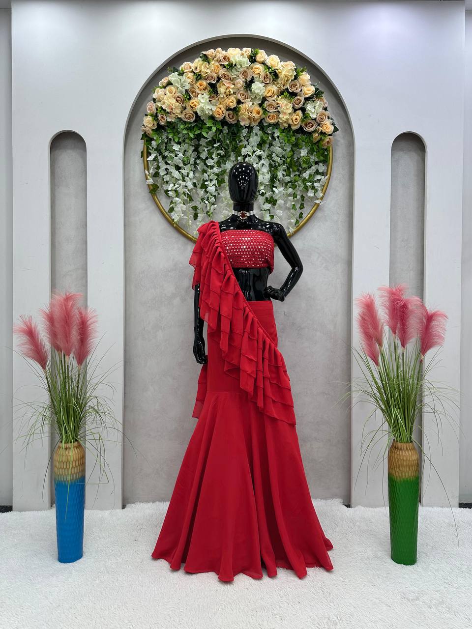 पार्टी वियर लुक के लिए खूबसूरत रेडी टू वियर लहंगा साड़ी