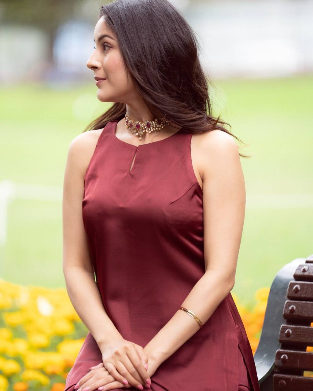 पार्टी में पहनने के लिए सुंदर टॉप और बॉटम दुपट्टे के साथ