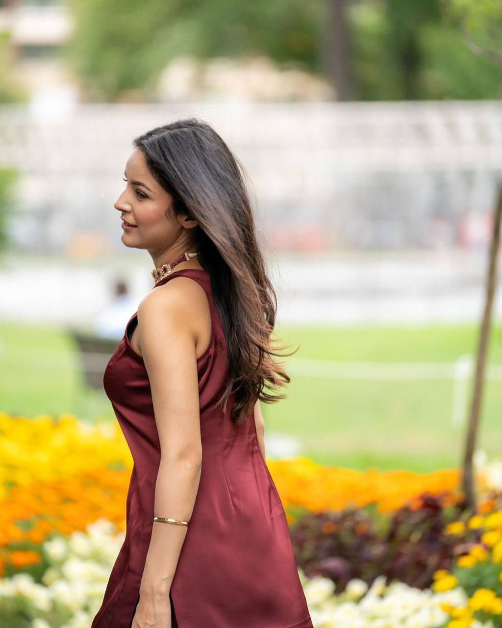 पार्टी में पहनने के लिए सुंदर टॉप और बॉटम दुपट्टे के साथ