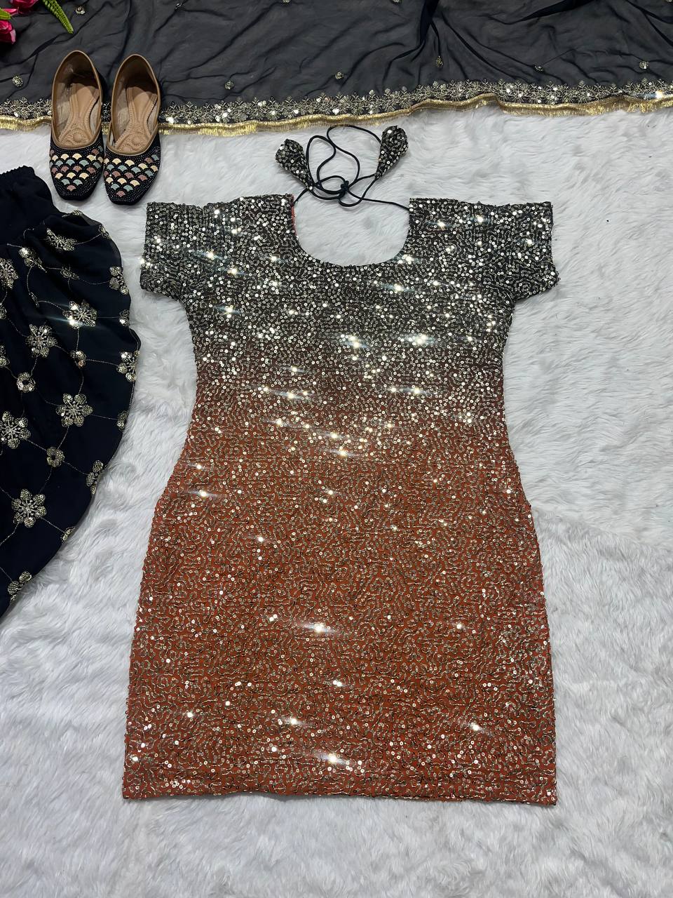 डिज़ाइनर पार्टी वियर लुक टॉप, धोती सलवार और दुपट्टा