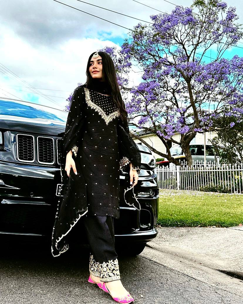 पार्टी वियर लुक डिज़ाइनर टॉप और बॉटम दुपट्टे के साथ