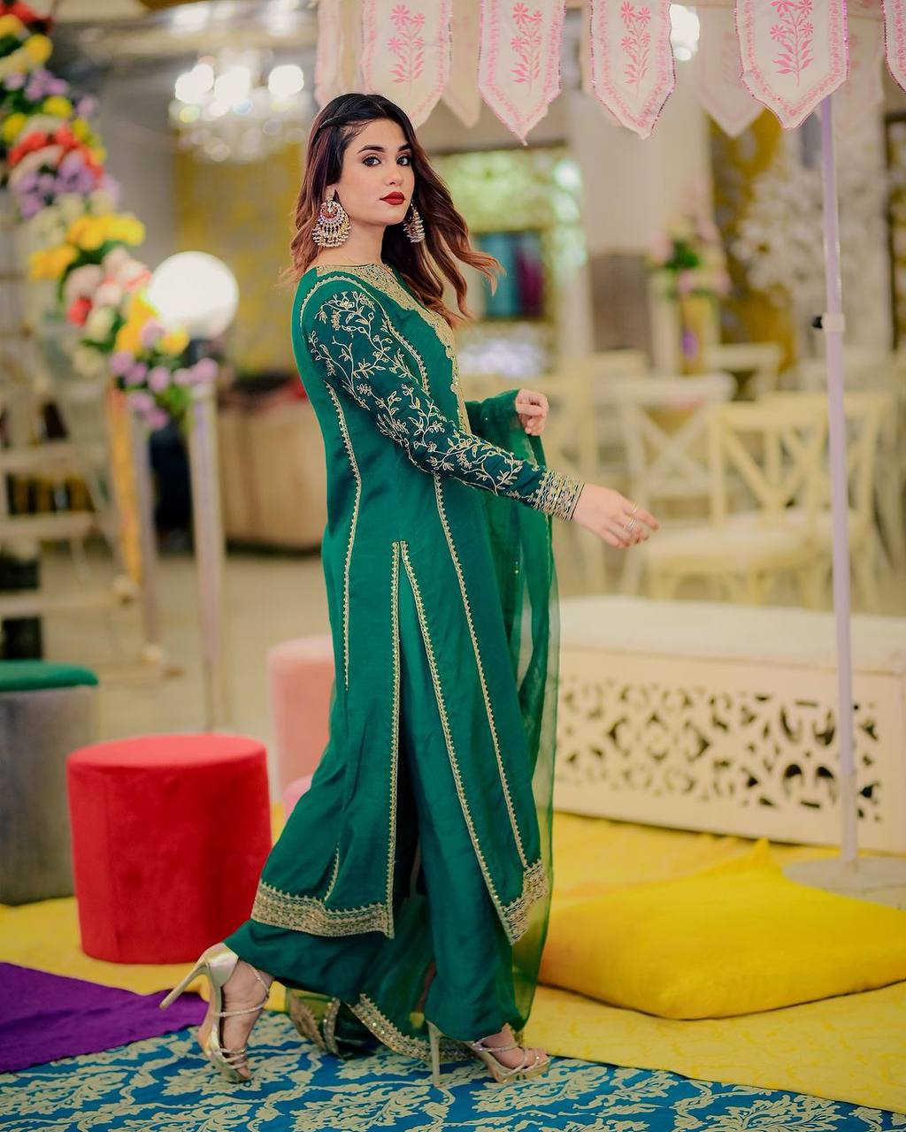 पार्टी वियर लुक डिज़ाइनर टॉप और बॉटम दुपट्टे के साथ