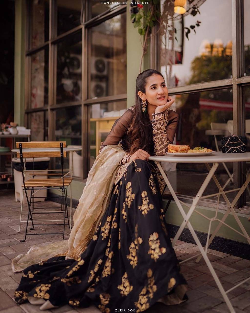 डिज़ाइनर पार्टी वियर लुक टॉप-प्लाज़ो और दुपट्टा कढ़ाई वर्क के साथ