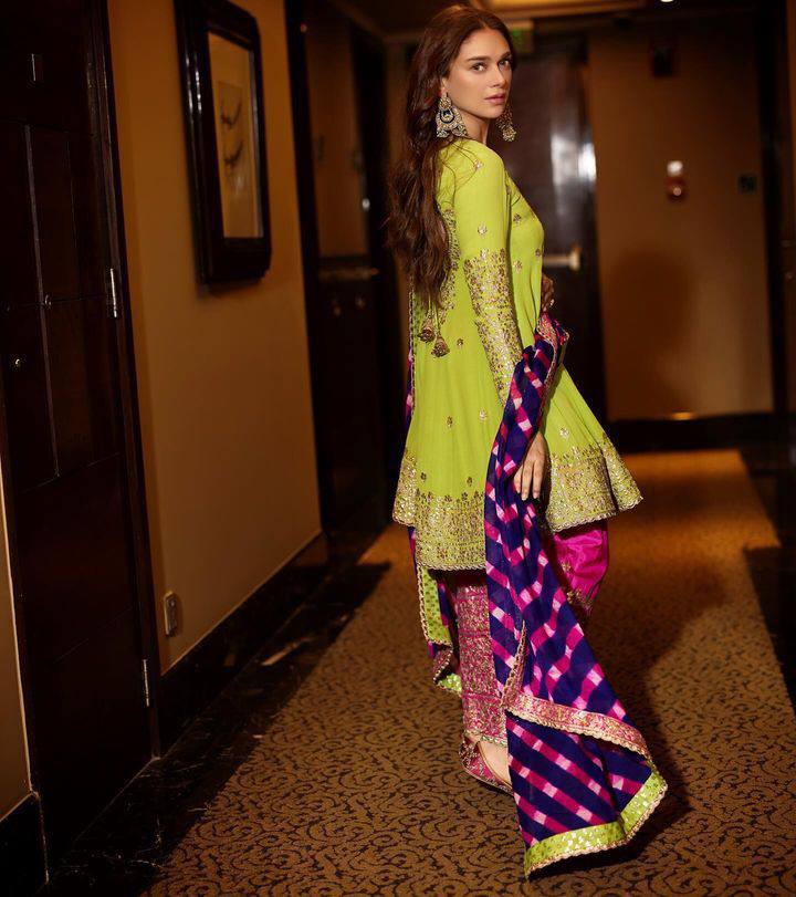 पार्टी वियर लुक डिज़ाइनर टॉप-बॉटम और दुपट्टा