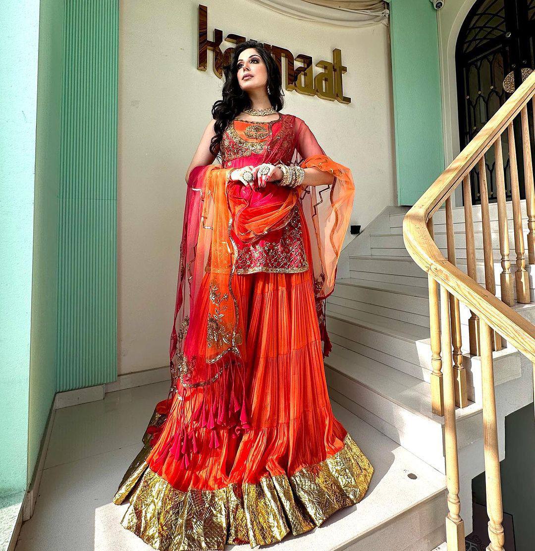 पार्टी वियर लुक खूबसूरत टॉप-बॉटम और दुपट्टा