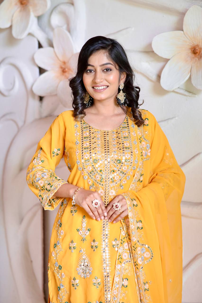 पार्टी वियर डिज़ाइनर टॉप-पेंट और खूबसूरत दुपट्टा