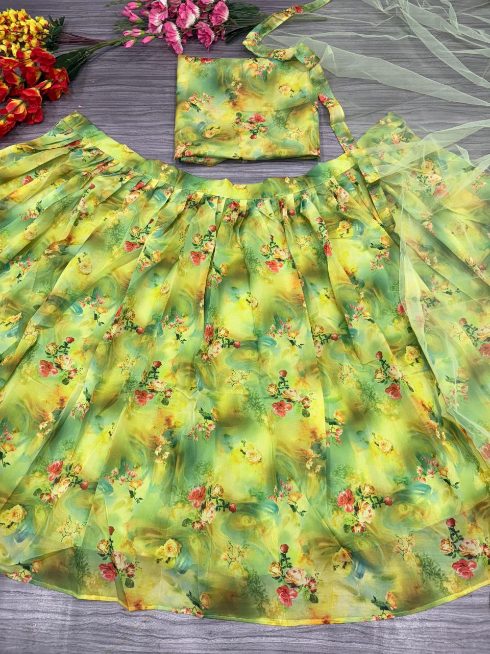 फ्लोरल प्रिंट के साथ सबसे खूबसूरत लेटेस्ट लहंगा चोली