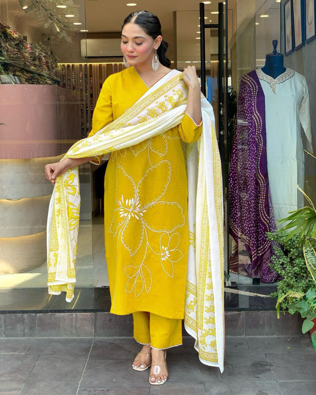 पार्टी वियर लुक टॉप और बॉटम विद दुपट्टा