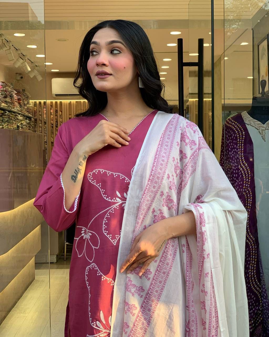 पार्टी वियर लुक टॉप और बॉटम विद दुपट्टा