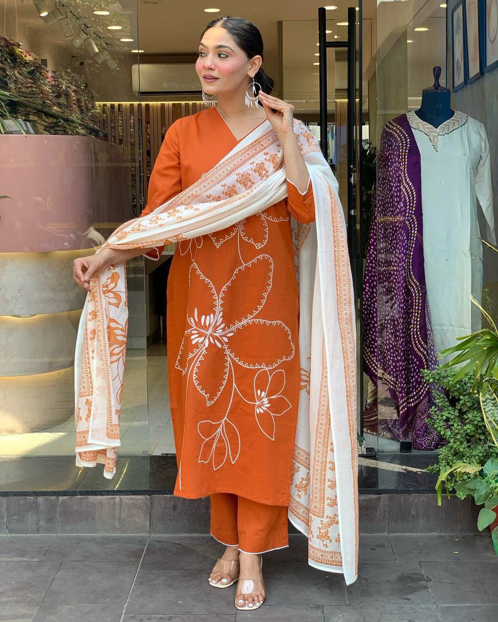 पार्टी वियर लुक टॉप और बॉटम विद दुपट्टा