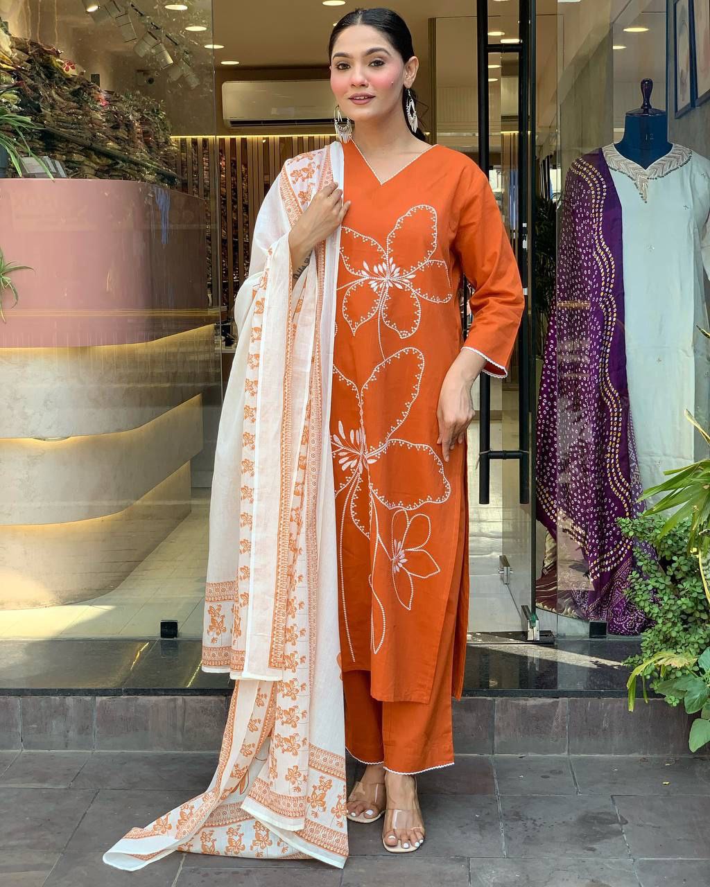 पार्टी वियर लुक टॉप और बॉटम विद दुपट्टा