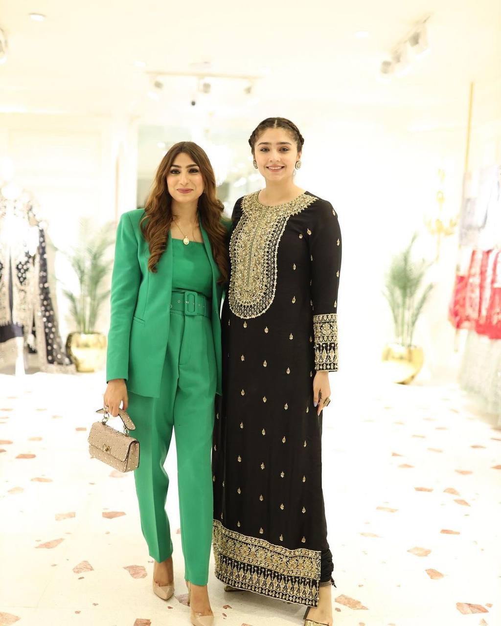 पार्टी वियर लुक डिज़ाइनर टॉप और बॉटम दुपट्टे के साथ