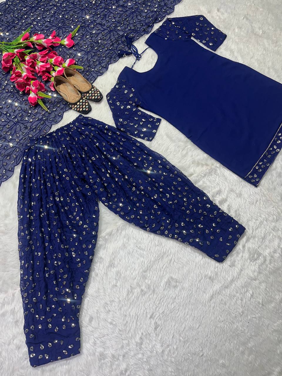 डिज़ाइनर पार्टी वियर लुक टॉप, पटियाला स्टाइल सलवार और दुपट्टा