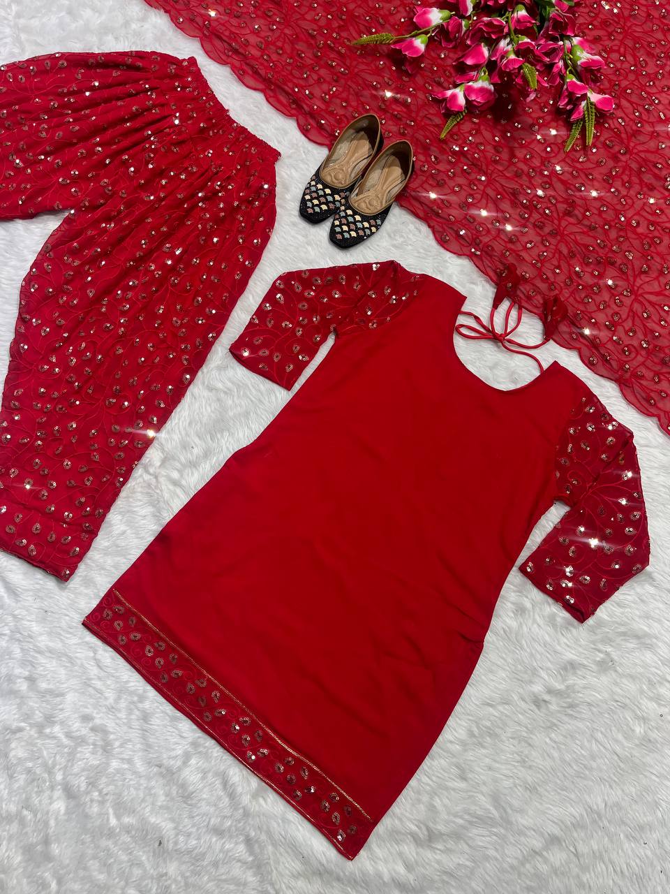 डिज़ाइनर पार्टी वियर लुक टॉप, पटियाला स्टाइल सलवार और दुपट्टा