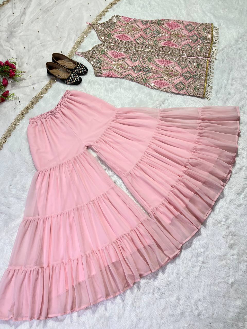 डिज़ाइनर पार्टी वियर लुक टॉप, शरारा प्लाज़ो और दुपट्टा